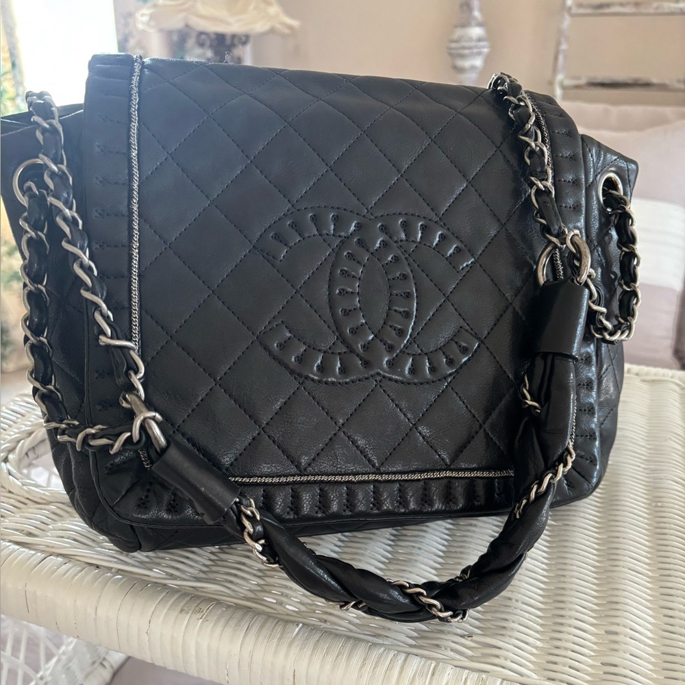 SALE!!!CHANEL Authentic black handbag - Picture 2 of 16